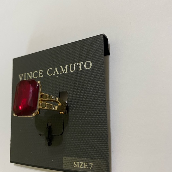 New Vince Camuto/7 - Picture 4 of 5